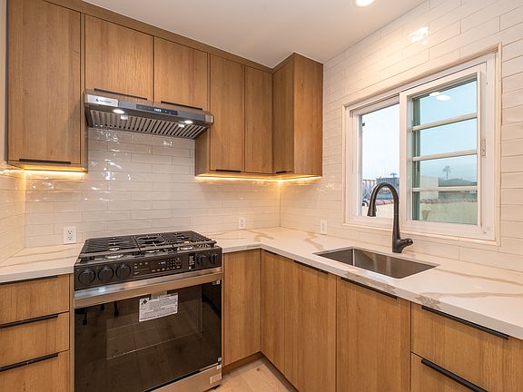 2nd image of 2515 W 85th St #1/2