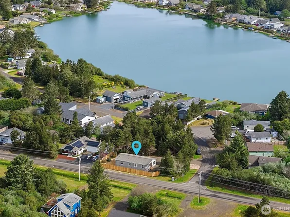 300 Marine View Drive SW, Ocean Shores, WA 98569