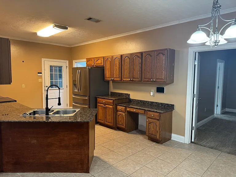 1050 Gage Dr — Photo 10