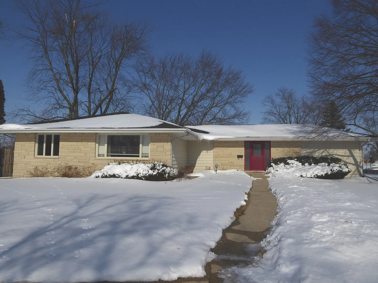 8 Continental Ct photo 1