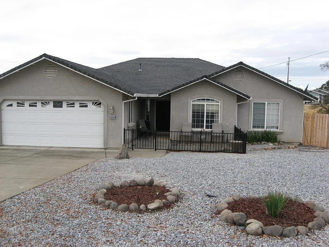 22261 Rosewood Pl photo 1