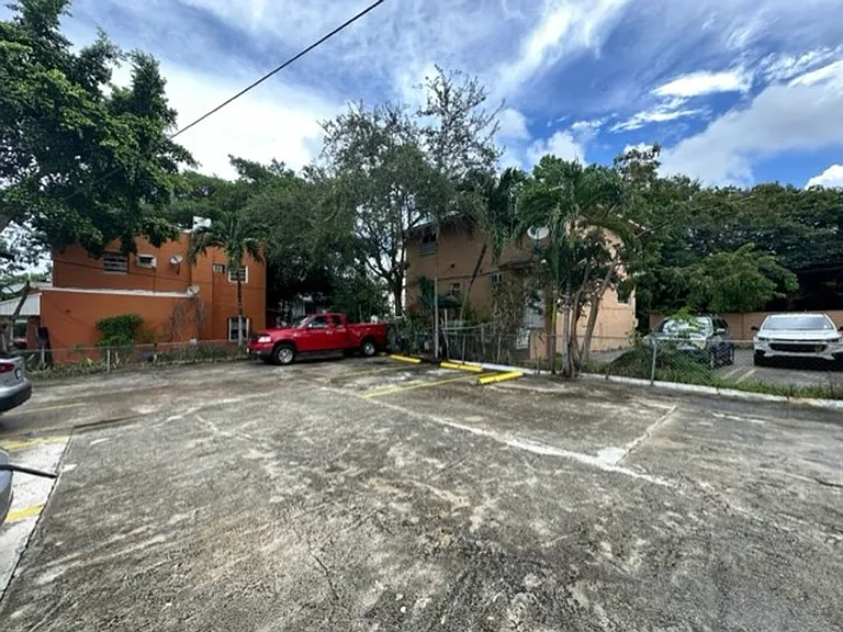 1639 NW 3rd St — Photo 30