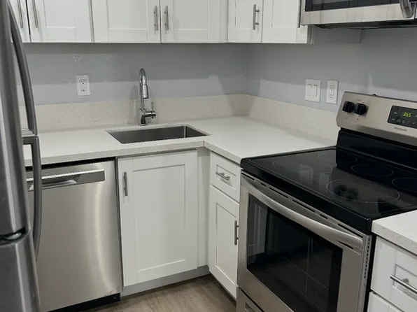 811 Peach Ct APT J, El Cajon, CA 92021