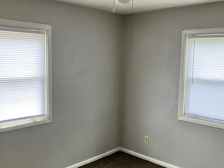 802 N Riley Ave — Photo 15