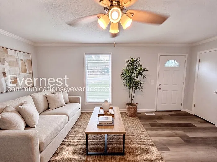 3 bed, 2.0 bath, 1200 sqft, $1,945 — Photo 2