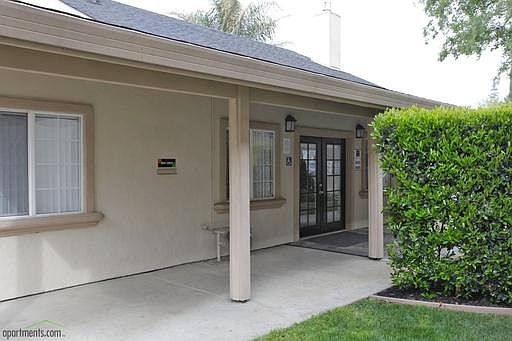 2nd image of 2081 W La Loma Dr APT 105