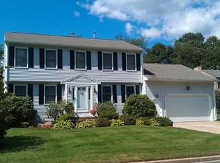 100 Vincent Way, Cranston, RI 02921