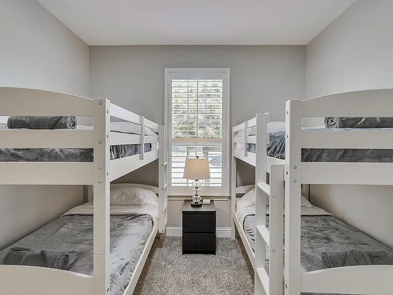 8206 Chesham Dr — Photo 36