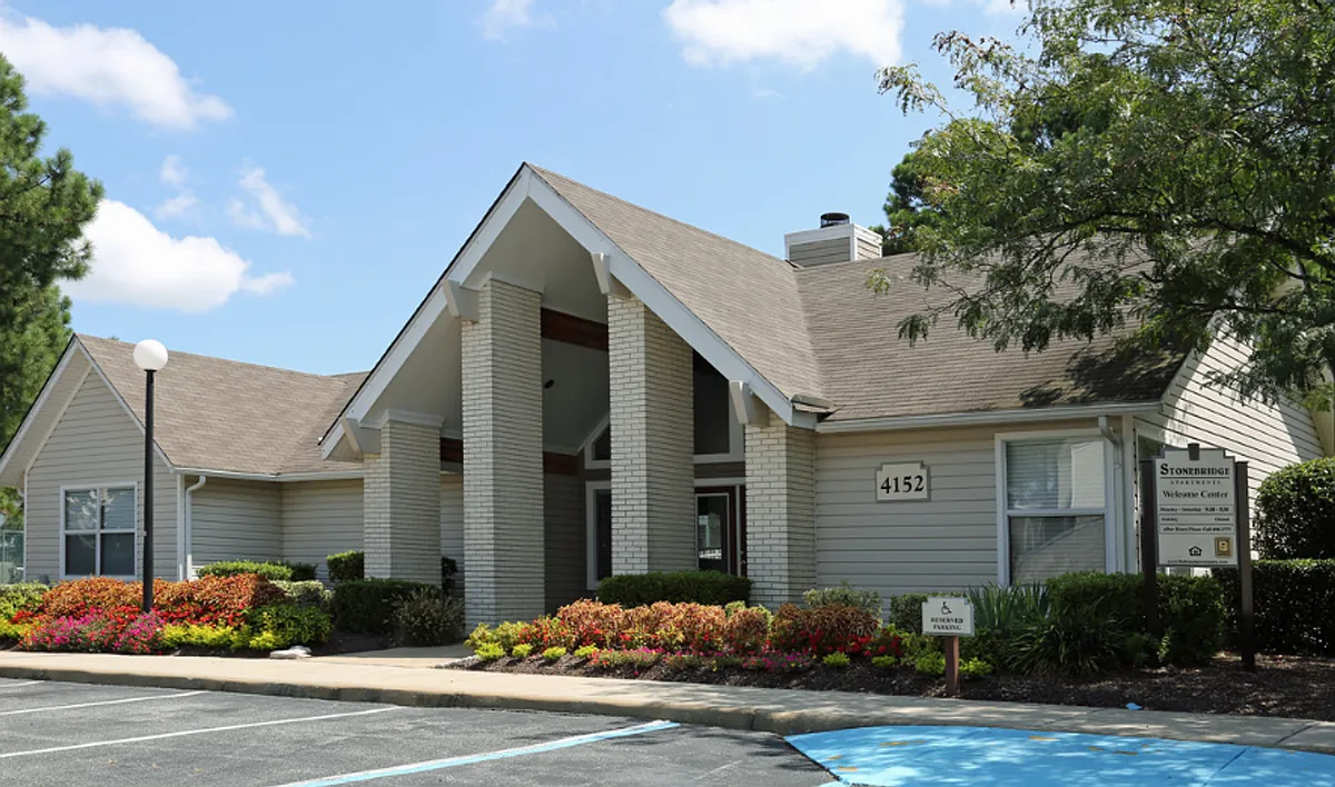 Building Photo - Stonebridge Apartments