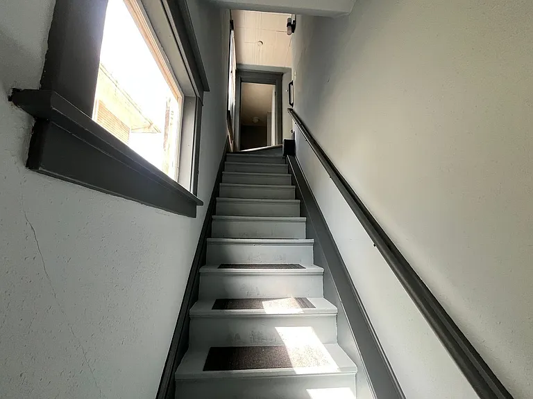 128 E Davenport St — Photo 2