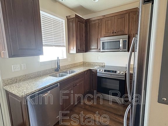 3rd image of 300-1280 West Ln