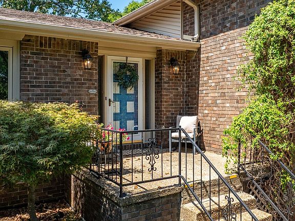 2nd image of 45 Greenview Cir