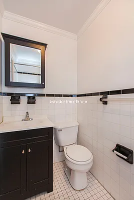 Rented by Mirador Real Estate | media 32