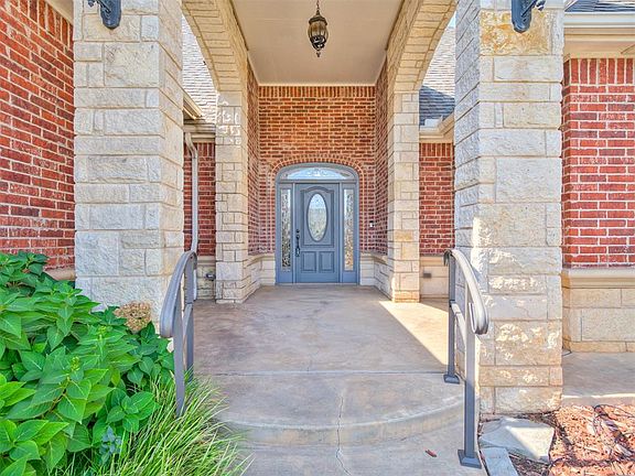 2nd image of 2233 Rockbridge Ct