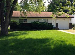 1620 Beach Rd, McHenry, IL 60050