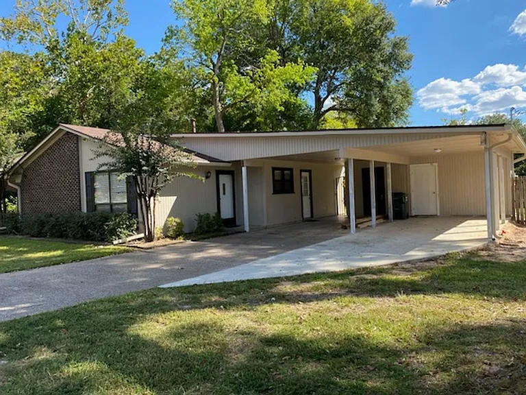 2725 Amy Ln — Photo 3