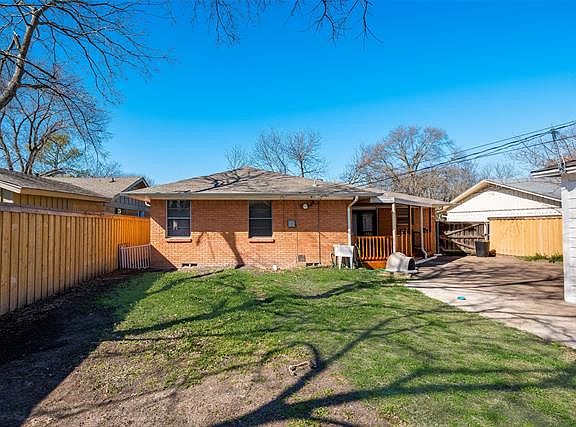3rd image of 1124 Lakeview Dr