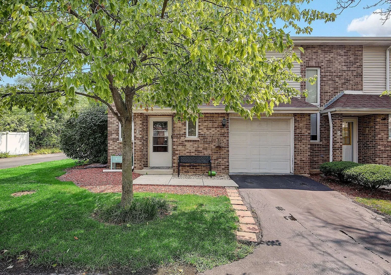 2 bed, 1.5 bath, 1669 sqft, $2,550 — Photo 1