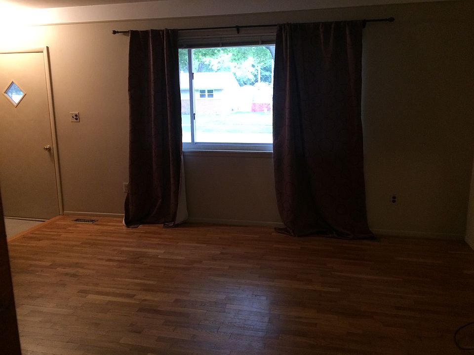 2nd image of 22161 Kensington St