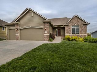 916 Laussac Dr, Manhattan, KS 66503