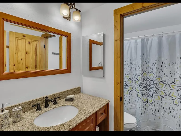 2755 N Lake Blvd #26 — Photo 12