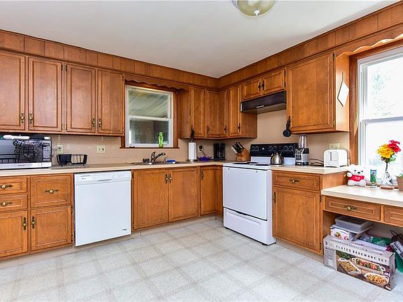 2nd image of 156 Centervale Ave