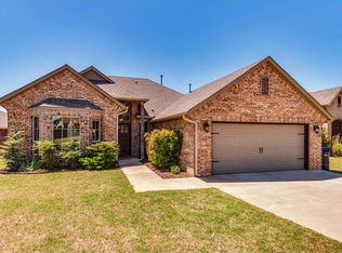 19201 Grassmere Way, Edmond, OK 73012