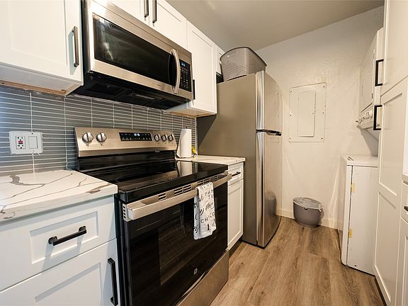5th image of 809 W Broadus St