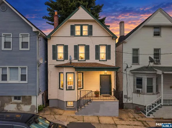 34 Chestnut Street, Kearny, NJ 07032