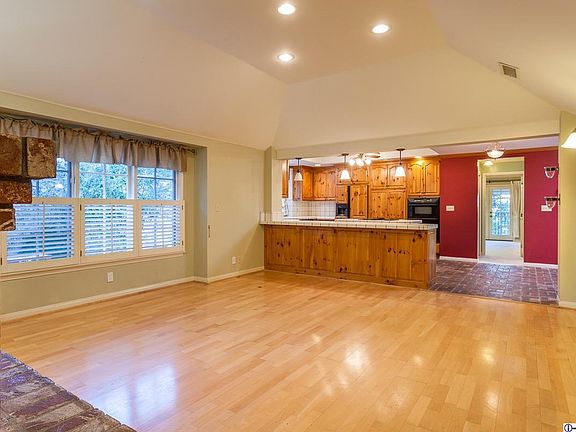 3rd image of 1414 Cheviotdale Dr