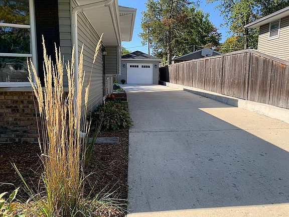 5th image of 68 Nepil Ave