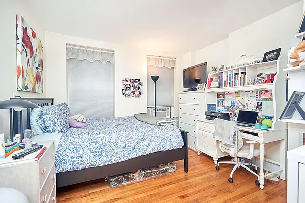 Rented by Compass | media 12