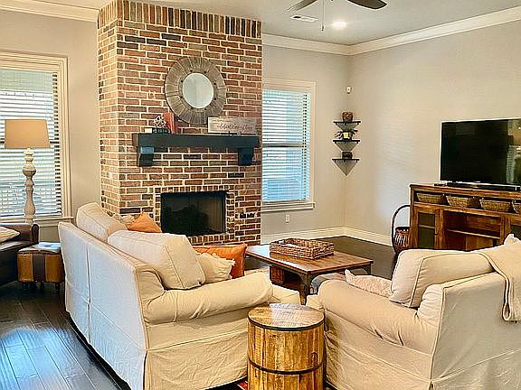4th image of 2460 Riverfront Ln