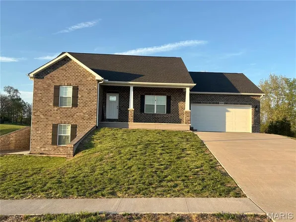 3040 Clear Spring Pl, Jackson, MO 63755