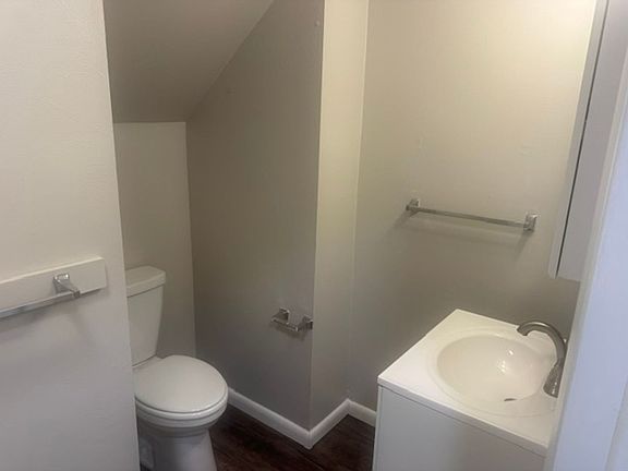 3rd image of 517 Walnut St