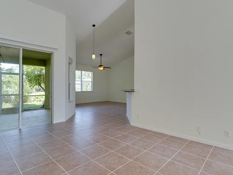 5279 Lovett Rd — Photo 14