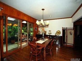 231A Kings Point Rd, Great Neck, NY 11024