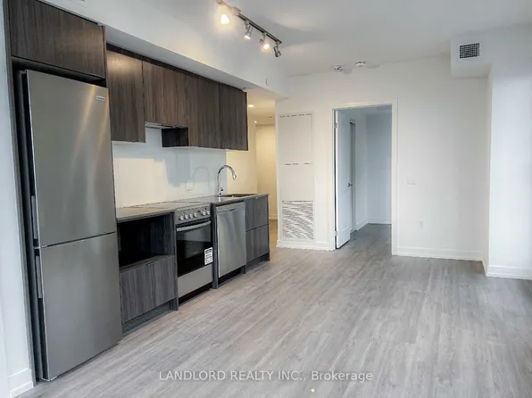 395 Bloor St E, Toronto, ON