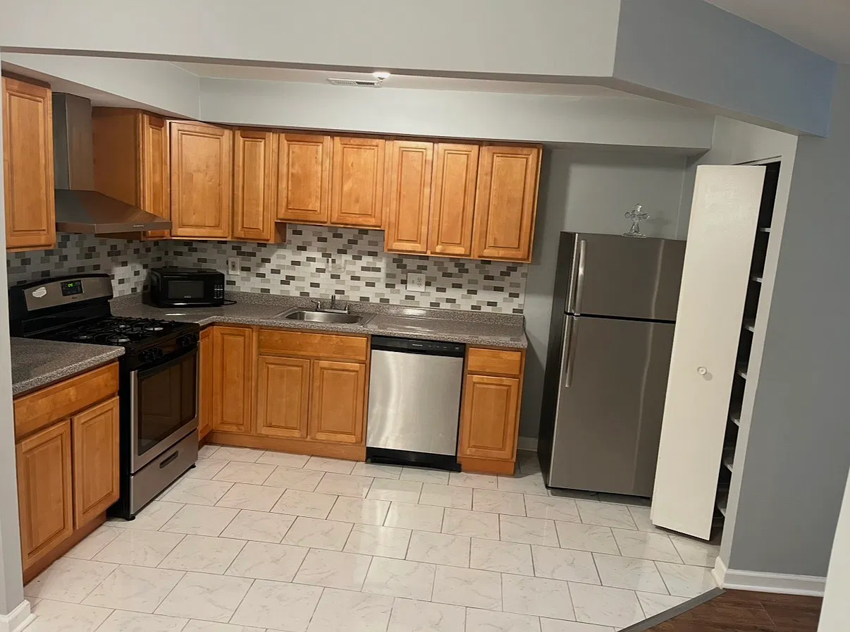 2 bed, 1240 sqft, $1,650 — Photo 3
