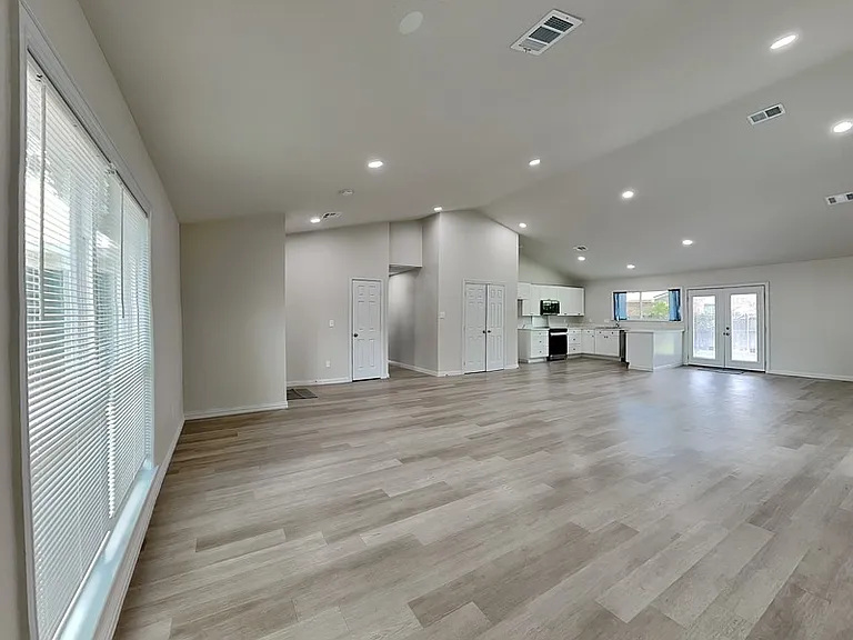 4348 Spindletree Ln — Photo 6