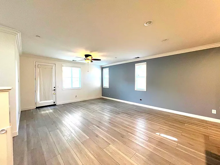 7024 Moonray Ct — Photo 2