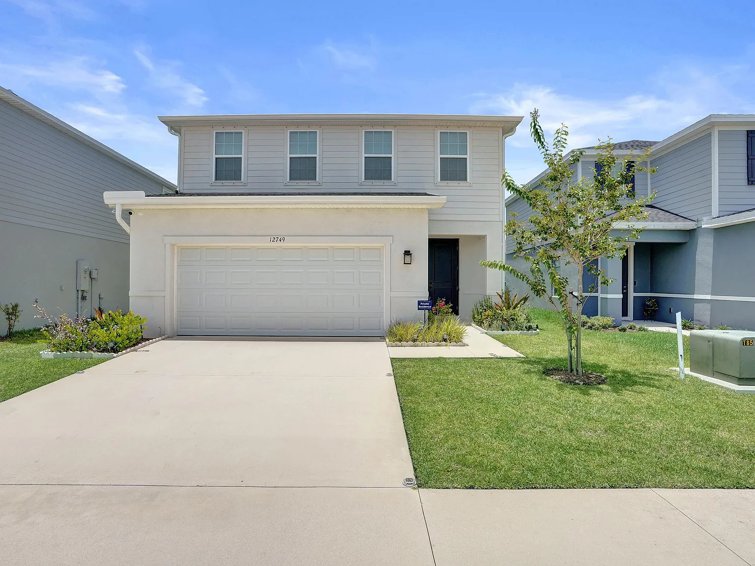 4 bed, 2.5 bath, 2370 sqft, $3,850 — Photo 2