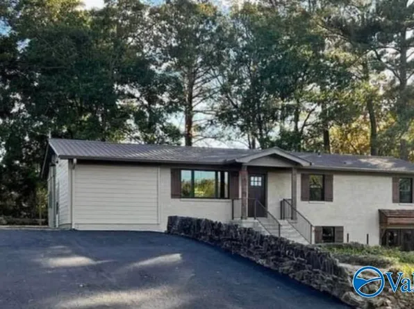 4905 Lee St, Guntersville, AL 35976