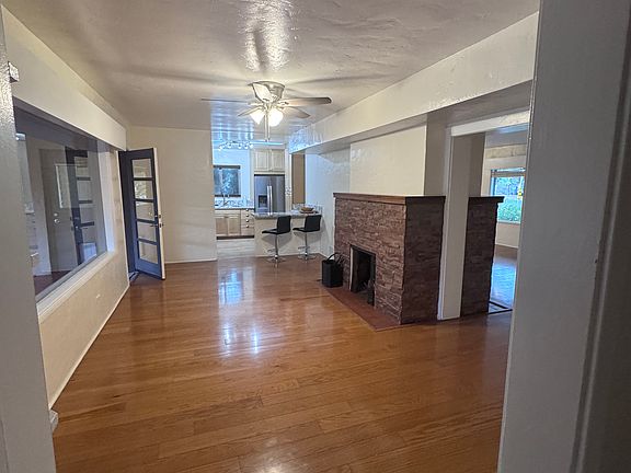4th image of 4149 E Oxford Dr