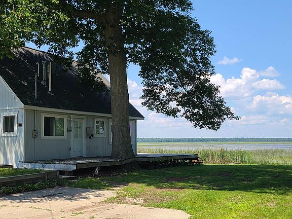 2nd image of 1035 Cranberry Pike