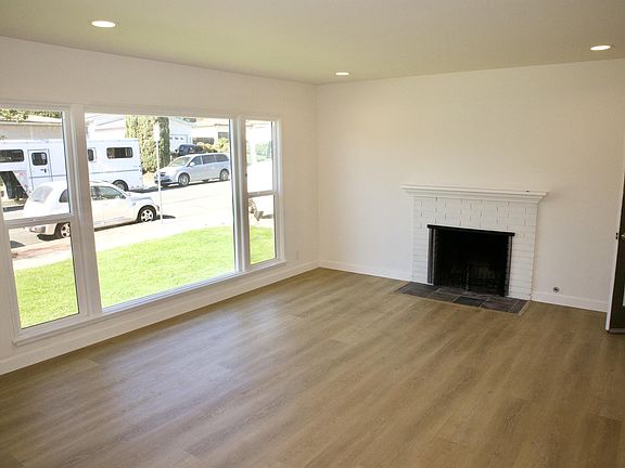 4th image of 2411 Loftyview Dr