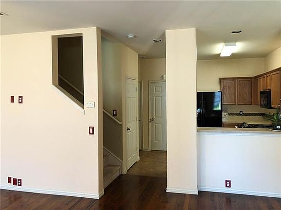 5th image of 2206 Canterbury Park Dr