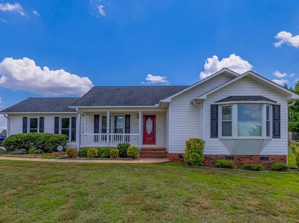 800 Berry Rd, Boiling Springs, SC 29316