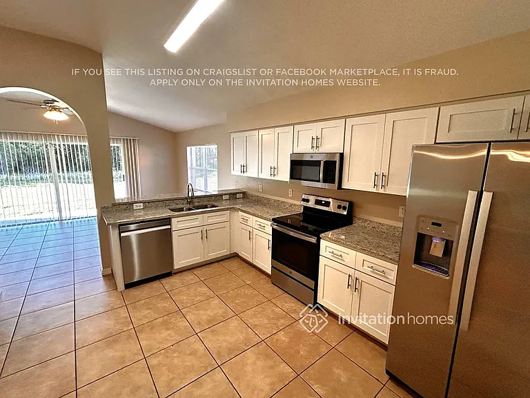 2389 Hamlet Cir — Photo 8