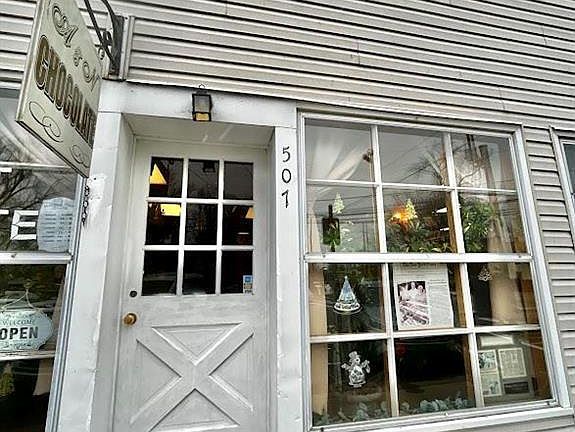 3rd image of 507 Delaware Ave